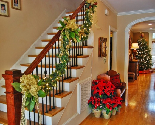 New Christmas Decorations Staircase